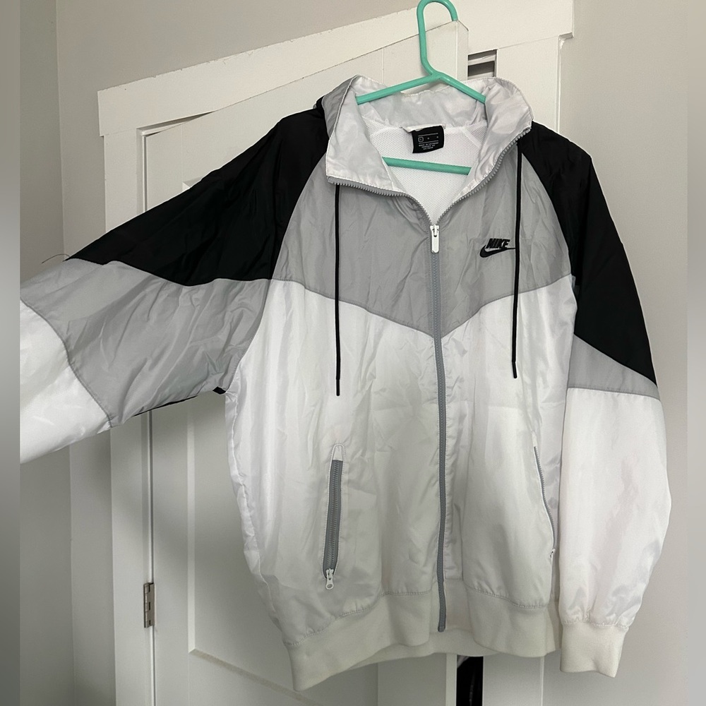 Nike mens sportswear Windrunner, hooded, size L, perfect condition